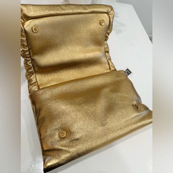 Dolce and Gabbana Medium foiled calfskin Devotion Soft Cluch Bag - Picture 10 of 16